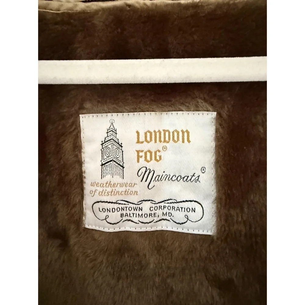 Pristine Vintage Deadstock London Fog Maincoats Trench Coat Tan Beige size 44R